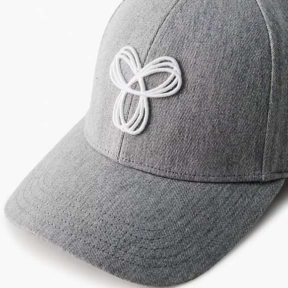 {Aritzia} Tna Cap. - Picture 2 of 2